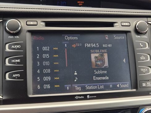 Used 2015 Toyota Highlander XLE AWD/4WD image 25
