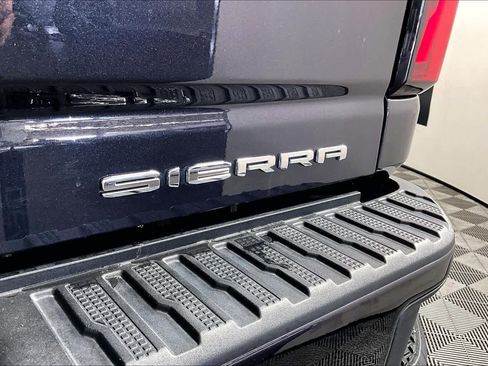 Used 2024 GMC Sierra 3500 Denali w/ Denali Reserve Package AWD/4WD image 30