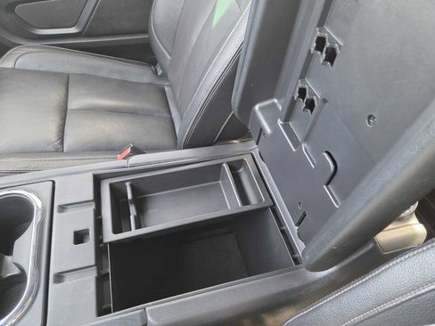 Used 2019 Nissan Titan SL w/ Midnight Edition image 32