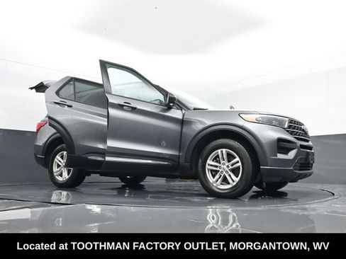 Used 2023 Ford Explorer XLT AWD/4WD image 33