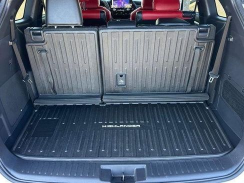 Used 2025 Toyota Highlander XSE image 21