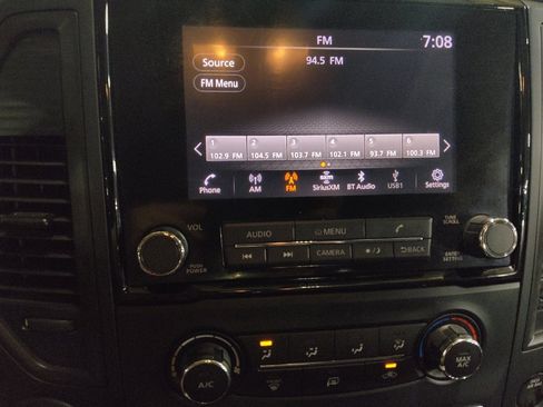 Used 2022 Nissan Titan SV RWD image 25