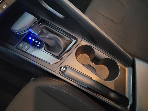 Used 2025 Hyundai Elantra Sport FWD image 26