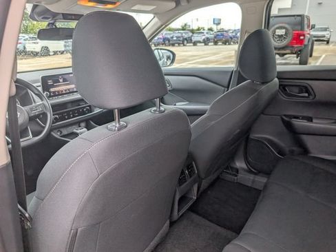 Used 2024 Nissan Rogue S FWD image 25
