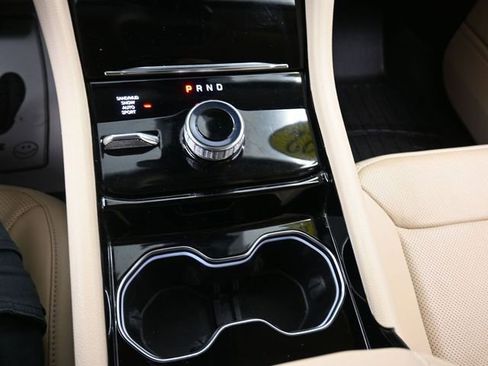 Used 2022 Jeep Grand Cherokee Limited w/ Luxury Tech Group II image 11