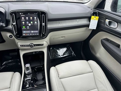 New 2026 Volvo XC40 B5 Ultra w/ Climate Package image 18