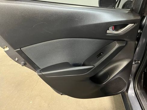 Used 2015 MAZDA MAZDA3 i Sport FWD image 16