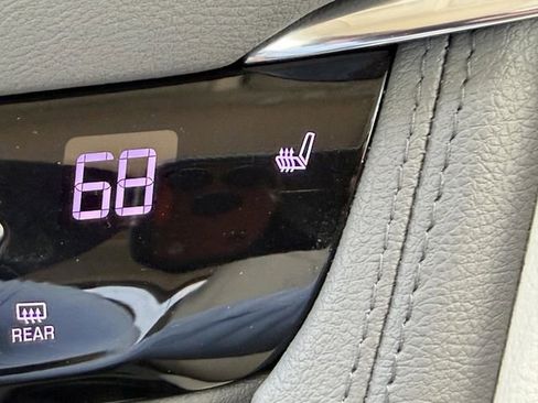 Used 2020 Cadillac XT5 Premium Luxury FWD image 27