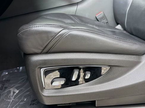 Used 2019 Cadillac Escalade Premium Luxury w/ Escalade Sport Edition image 22