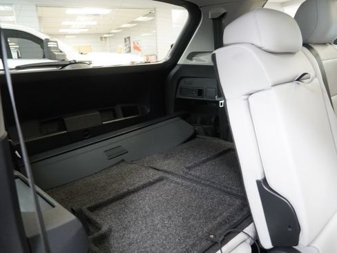 Used 2018 Volkswagen Tiguan SEL Premium w/ 3rd Row Seat Package AWD/4WD image 35