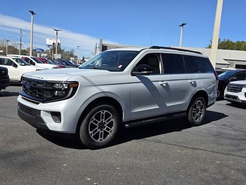 New 2026 Ford Expedition Active image 3