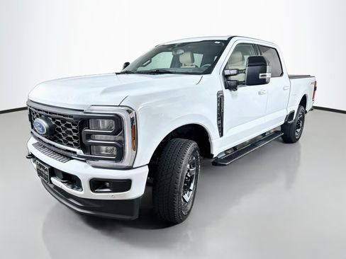 Used 2024 Ford F250 Lariat w/ Lariat Ultimate Package AWD/4WD image 3
