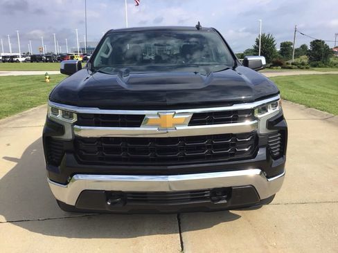 Used 2024 Chevrolet Silverado 1500 LT AWD/4WD image 2