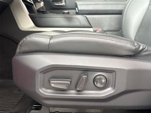 Used 2023 Toyota Tundra Limited AWD/4WD image 31