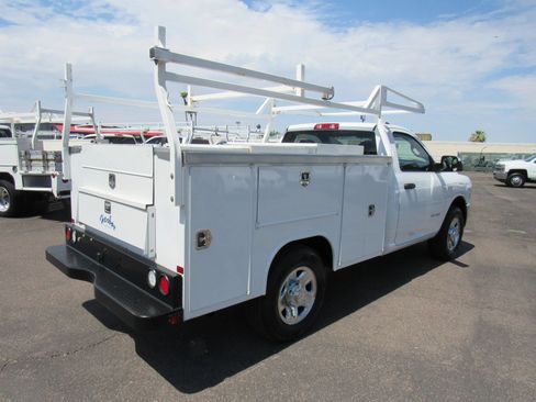 Used 2020 RAM 2500 Tradesman w/ Chrome Appearance Group RWD image 6
