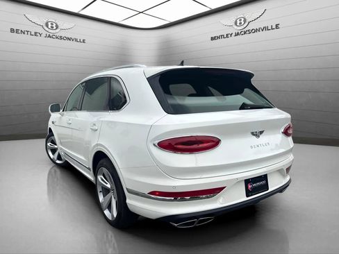Certified 2025 Bentley Bentayga AWD/4WD image 3