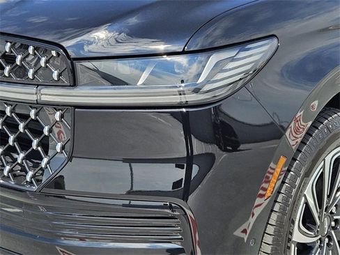 New 2025 Lincoln Navigator Black Label image 8