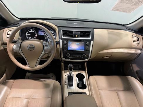Used 2016 Nissan Altima 3.5 SL image 9