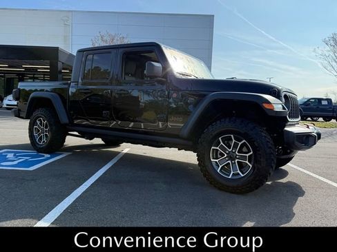 Used 2024 Jeep Gladiator Mojave w/ Safety Group image 15