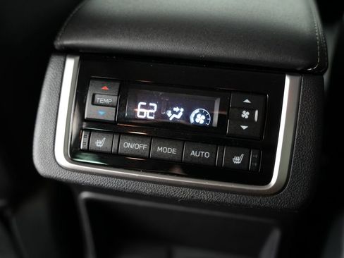 Used 2022 Subaru Ascent Limited image 44