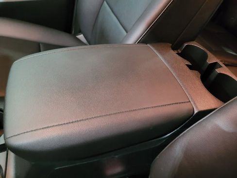 Used 2023 Chevrolet Colorado LT w/ LT Convenience Package III image 40