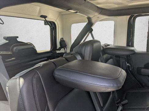 Used 2021 Jeep Wrangler Unlimited Rubicon AWD/4WD image 17