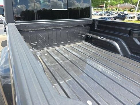 Used 2023 Jeep Gladiator Sport AWD/4WD image 16