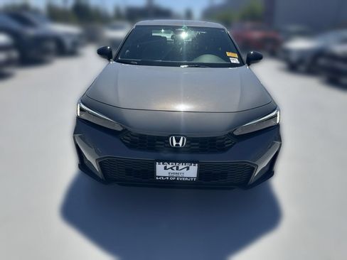 Used 2025 Honda Civic Sport image 2
