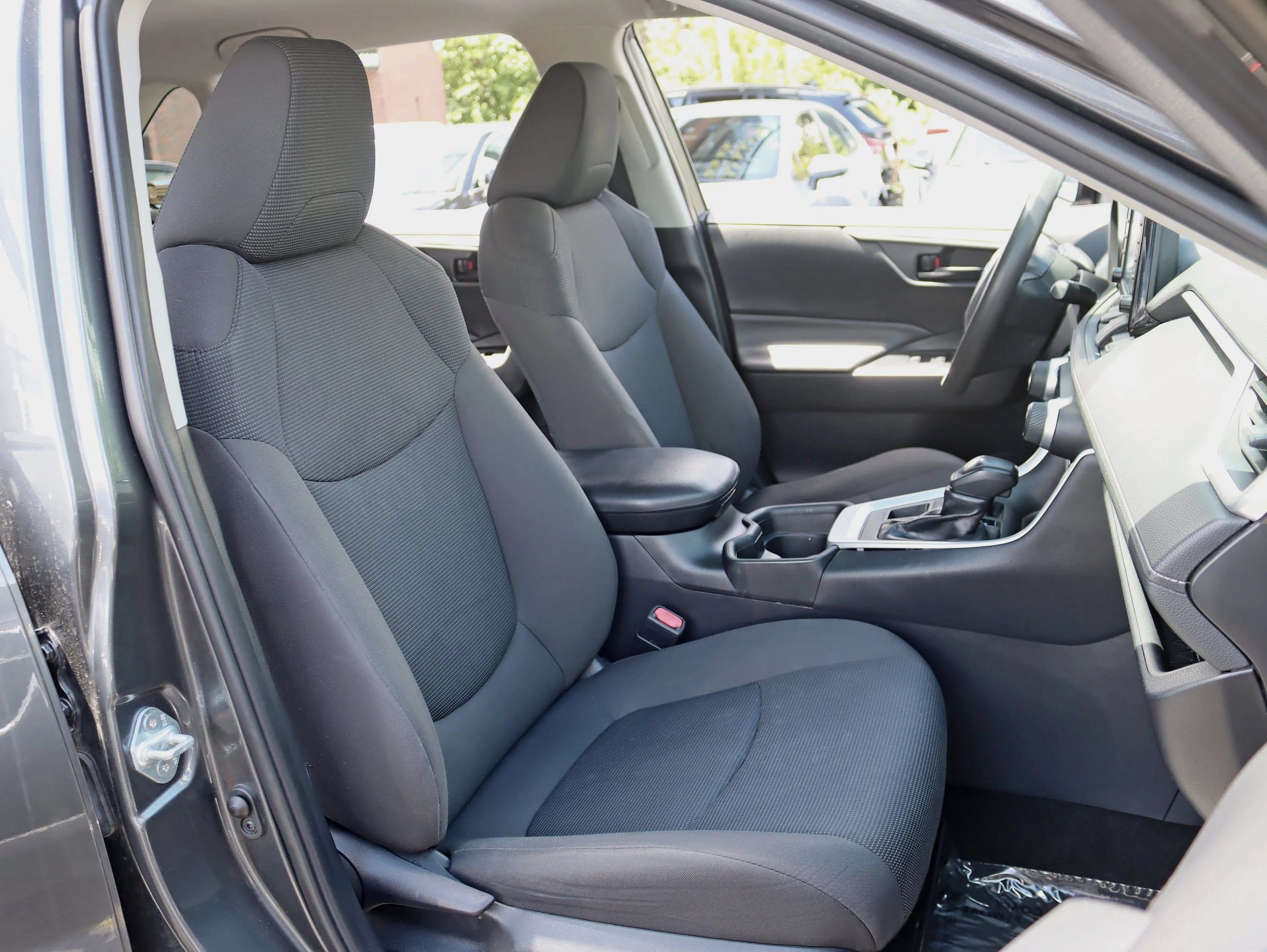 Used 2019 Toyota RAV4 LE w/ All Weather Liner Package AWD/4WD image 26