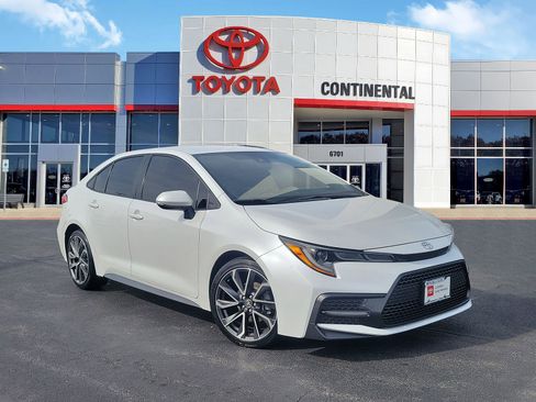 Certified 2022 Toyota Corolla SE FWD image 2