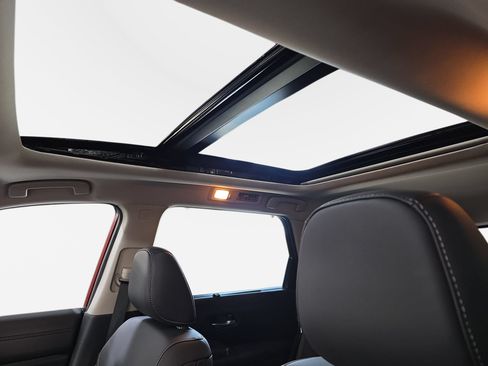 New 2026 Nissan Pathfinder Platinum FWD image 29