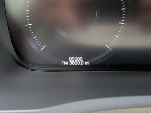 Used 2021 Volvo XC90 T6 Momentum w/ Climate Package image 22