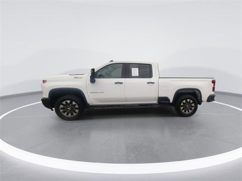 Used 2024 Chevrolet Silverado 2500 Custom w/ Custom Value Package image 6