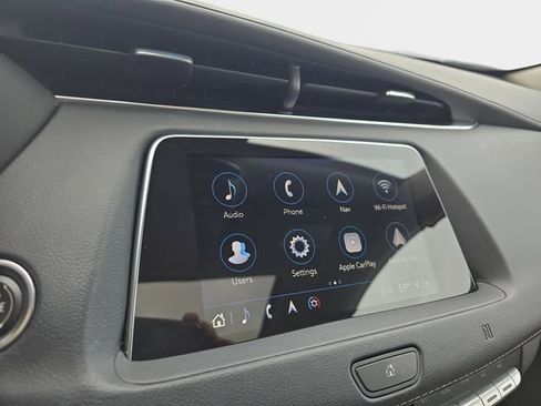 Used 2021 Cadillac XT4 Luxury w/ Cold Weather Package image 24