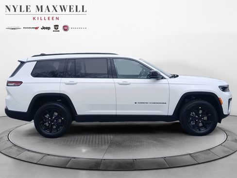 New 2026 Jeep Grand Cherokee L 4WD image 17