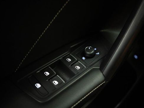 Used 2023 Volkswagen Tiguan SE R-Line FWD image 30