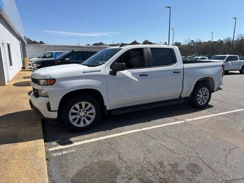 Used 2022 Chevrolet Silverado 1500 Custom RWD image 2