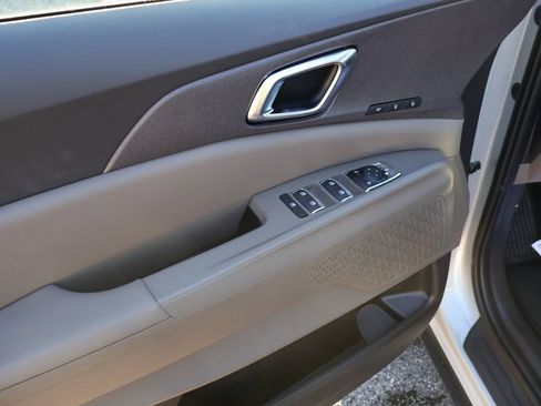 New 2026 Kia Carnival EX image 18