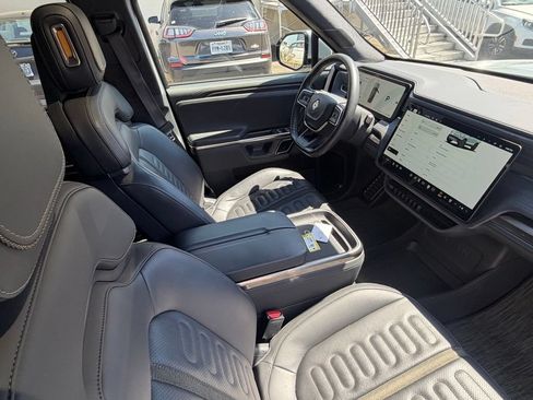 Used 2023 Rivian R1S Adventure AWD/4WD image 11