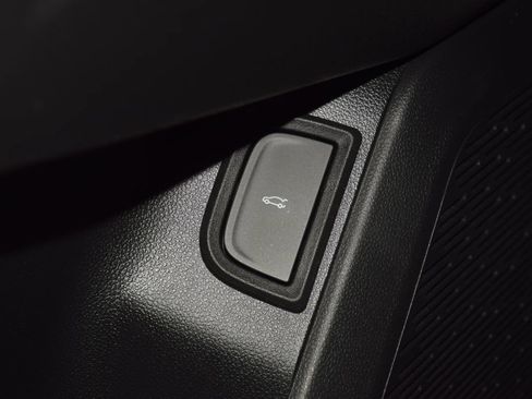 New 2026 Chevrolet Equinox ACTIV w/ Convenience Package III AWD/4WD image 46