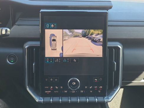 Used 2025 GMC Acadia Denali image 32