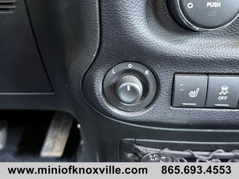 Used 2015 Jeep Wrangler Unlimited Rubicon w/ Dual Top Group AWD/4WD image 24