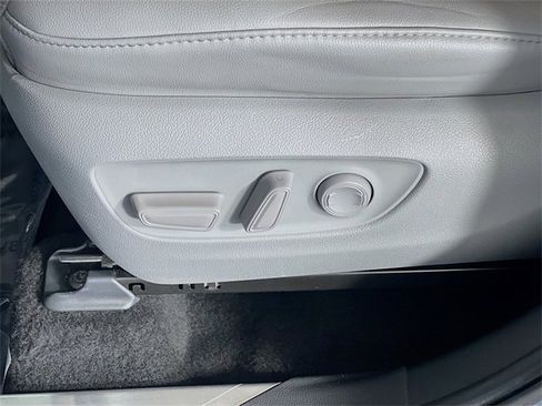 Used 2020 Toyota Highlander Limited Platinum image 12