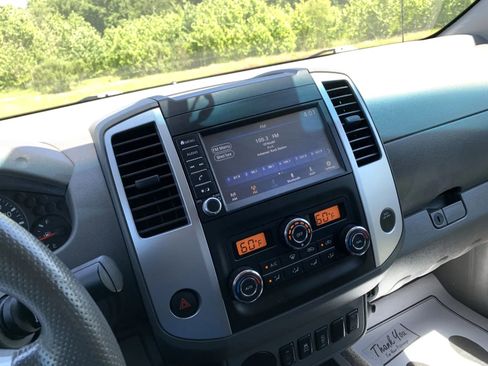 Used 2020 Nissan Frontier SV w/ Midnight Edition Floor Mats RWD image 14