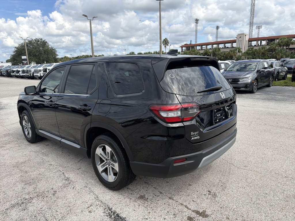 Used 2024 Honda Pilot EX-L image 6