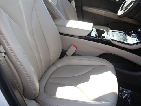 Certified 2022 Lincoln Nautilus AWD w/ Premium Package image 23