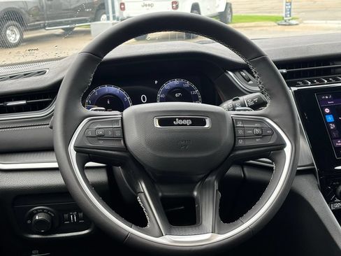 New 2025 Jeep Grand Cherokee Laredo X w/ Luxury Tech Group I AWD/4WD image 8