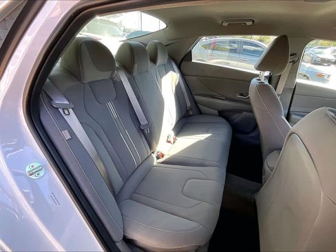 Used 2025 Hyundai Elantra Sport image 25