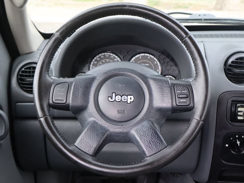 Used 2006 Jeep Liberty Sport AWD/4WD image 18