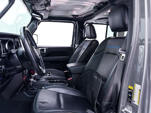 Used 2022 Jeep Wrangler Unlimited Rubicon 4xe w/ Safety Group AWD/4WD image 17